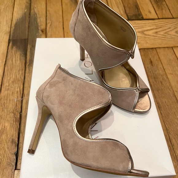 ANN TAYLOR Moira Peep Toe Suede Leather Heels - Picture 8 of 10